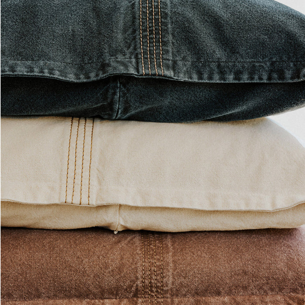 Camp in Cushion | Angora | 65 x 65 - Collector Store