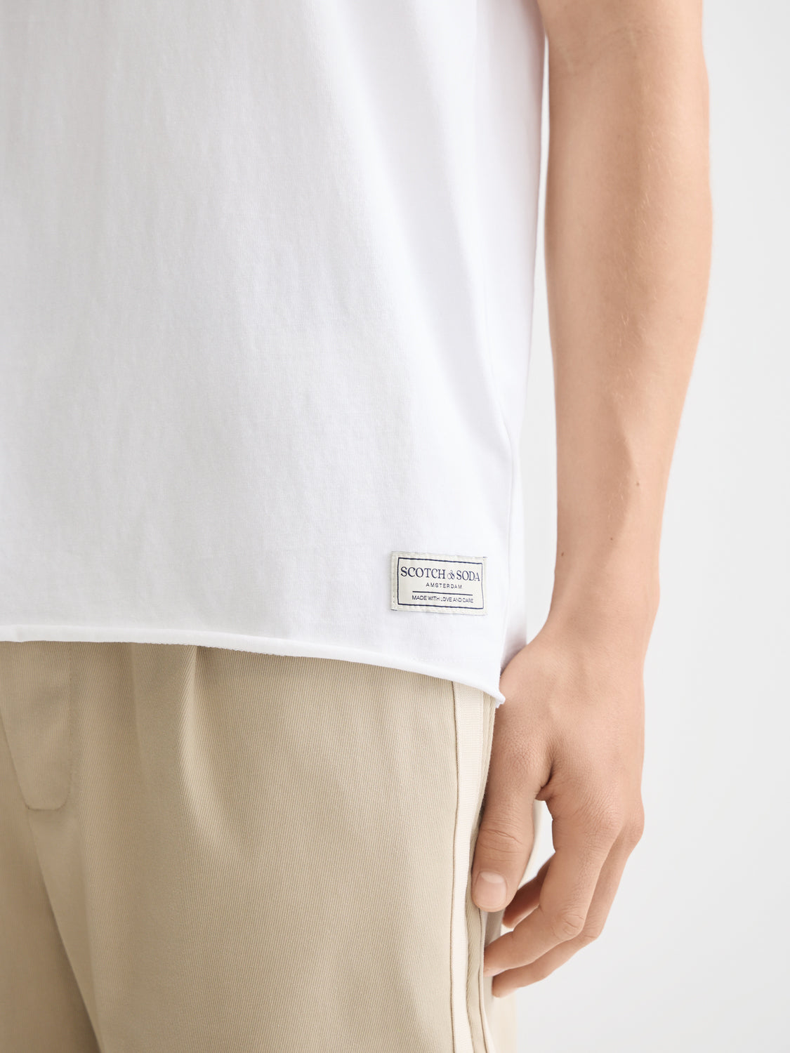 Raw edge t-shirt white - Collector Store Sydney