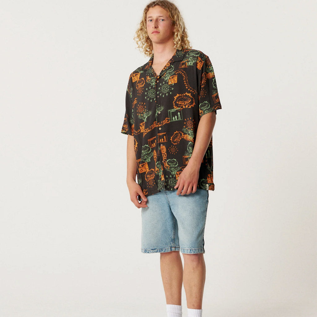 TCSS - MADNESS RESORT SHIRT - BLACK