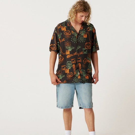 TCSS - MADNESS RESORT SS SHIRT - BLACK - Collector Store