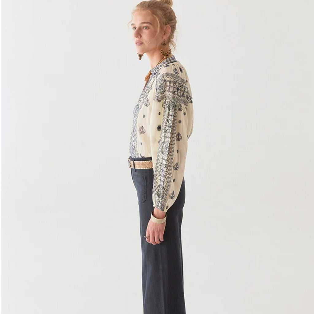 Maison Hotel : STEPHANIE BLOUSE - Off White - Collector Store