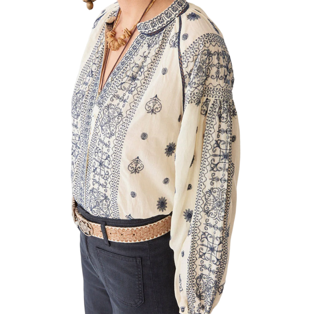 Maison Hotel : STEPHANIE BLOUSE - Off White - Collector Store