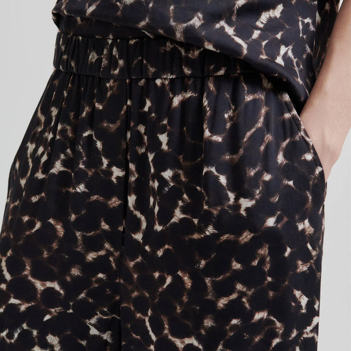 Second Female Savani printed pant in delicioso