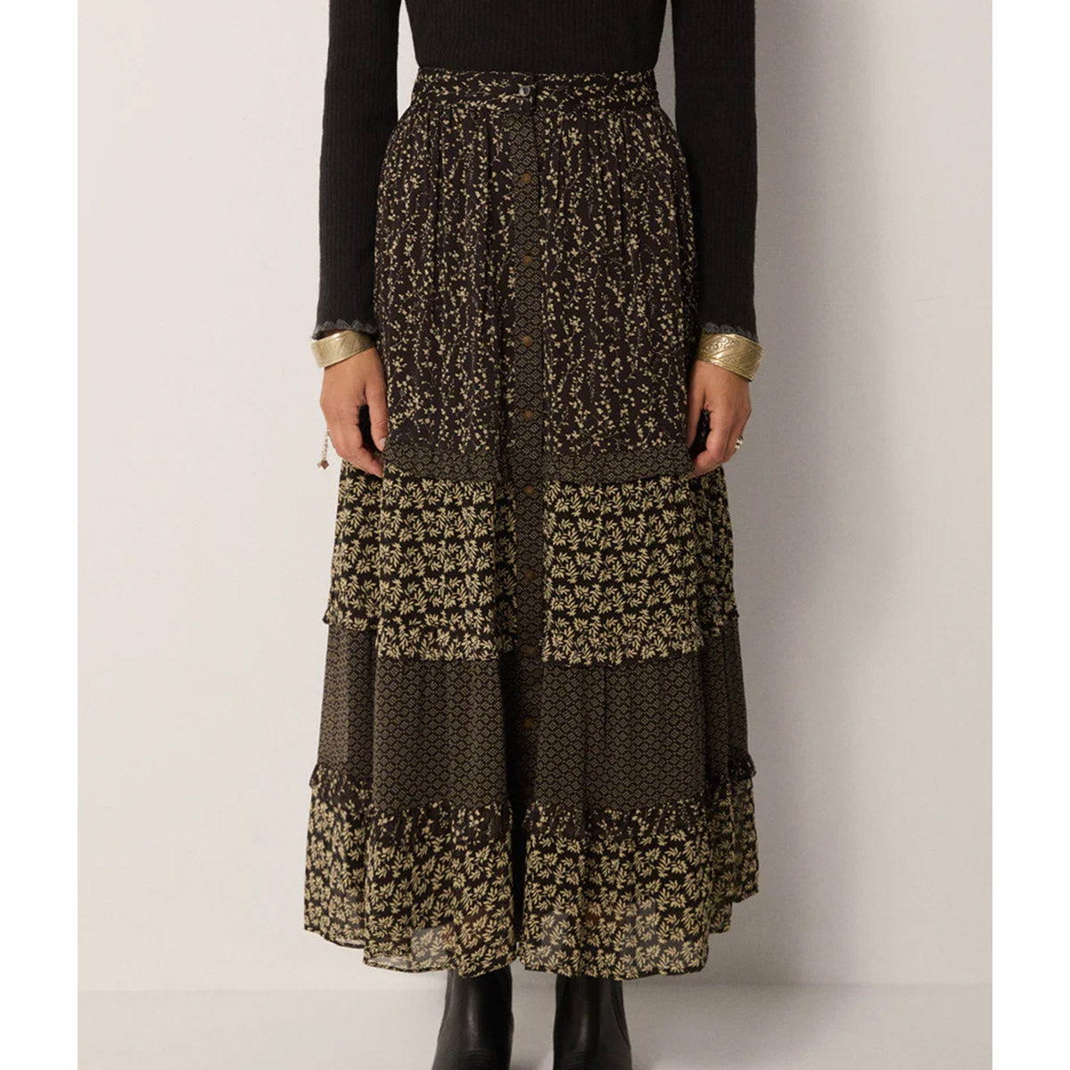 Maison Hotel - Vina Skirt - Black