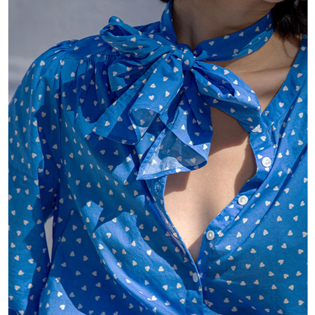 Marie Louise De Monterey - Je t'aime Blouse - Blue w ecru hearts - Collector Store