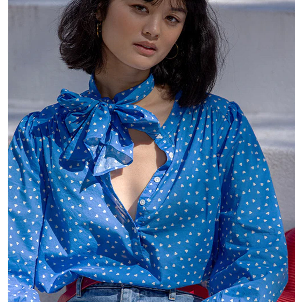Marie Louise De Monterey - Je t'aime Blouse - Blue w ecru hearts - Collector Store